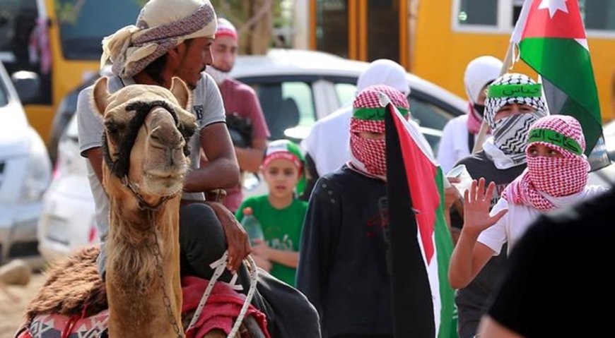 Jordan Bans Muslim Brotherhood Activities and Closes Offices